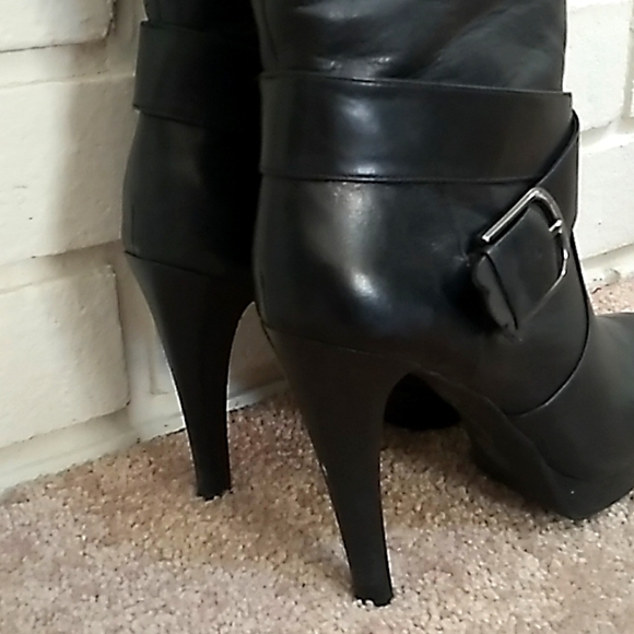 I.N.C. International Concepts Leather Knee Buckle Detail Heeled Boots. Size 9 - Picture 4 of 15